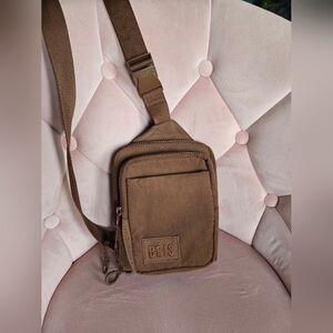 Beis 'The Sport Sling'